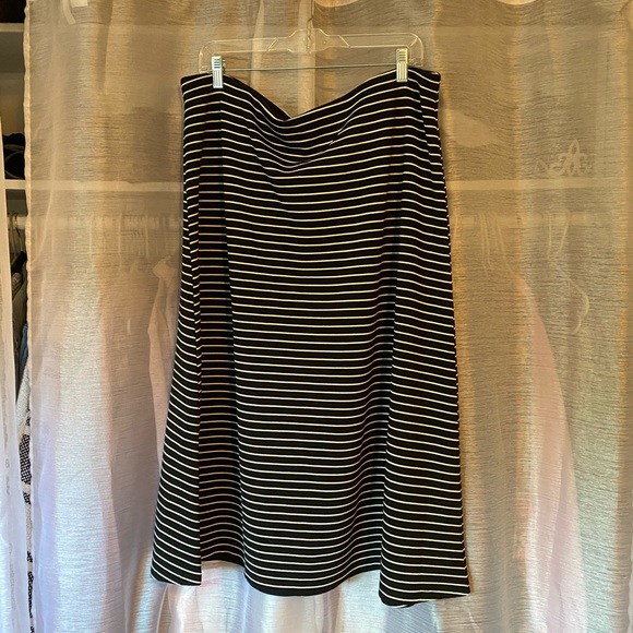 LOFT Dresses & Skirts - Loft Midi Skirt